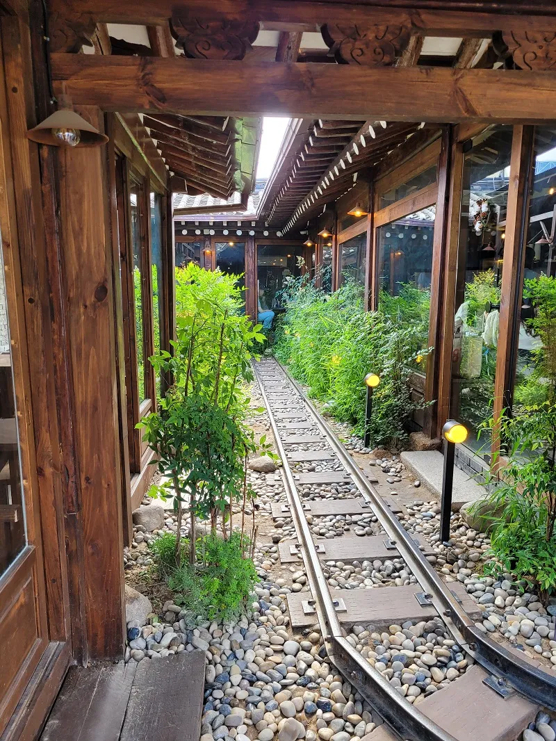 Nakwon Station Cafe | ©CoreMomentum